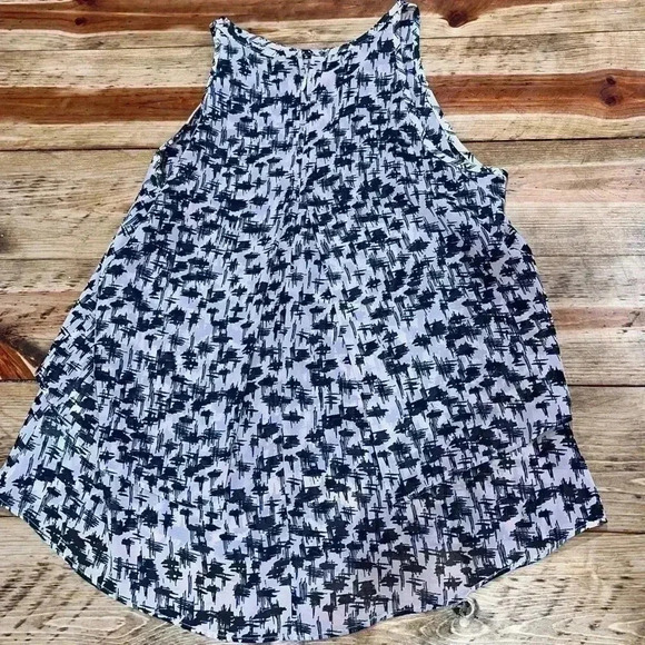 Banana Republic sleeveless abstract print zip back layered top, tank, shirt - Picture 3 of 12